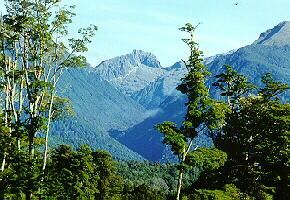 20Jul2016080740manapouri lake.jpg